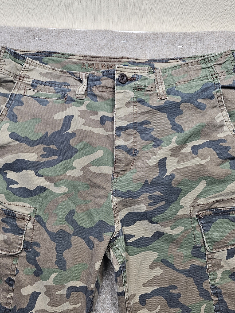 American Eagle Y2K Camo Cargo Pants 33x34 Utility Military Streetwear - Picture 3 of 10